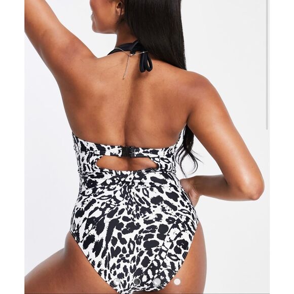 Stylish Black and White One-Piece Swimsuit - Picture 2 of 10